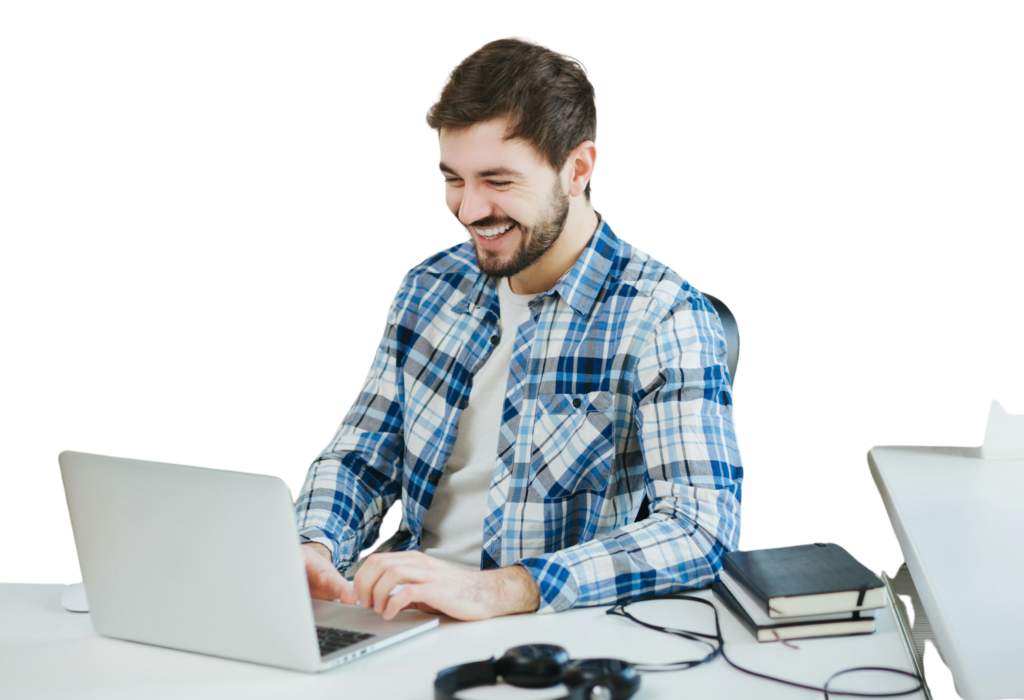 Homme satisfait de recevoir son devis informatique avec Teclab